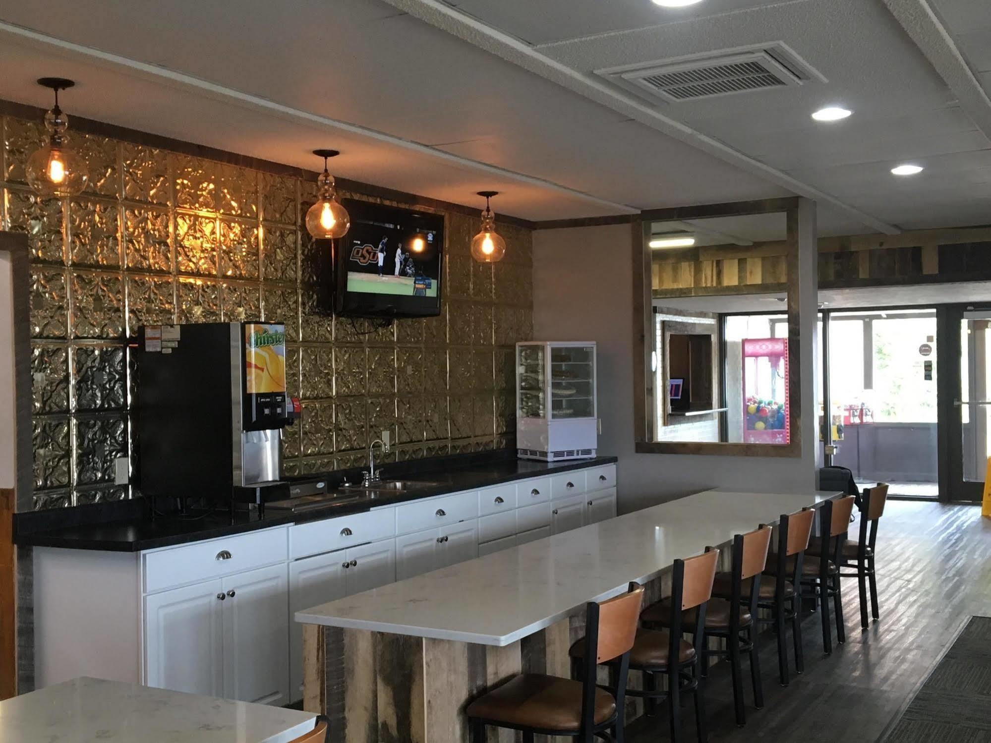 Sunlac Inn Lakota 外观 照片